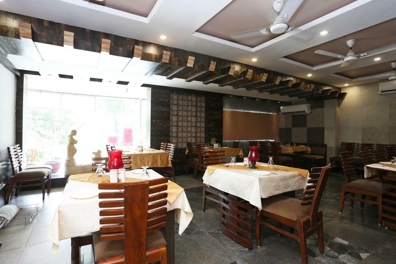 Oyo 29724 Hotel Kokila Resort 자발푸르 외부 사진